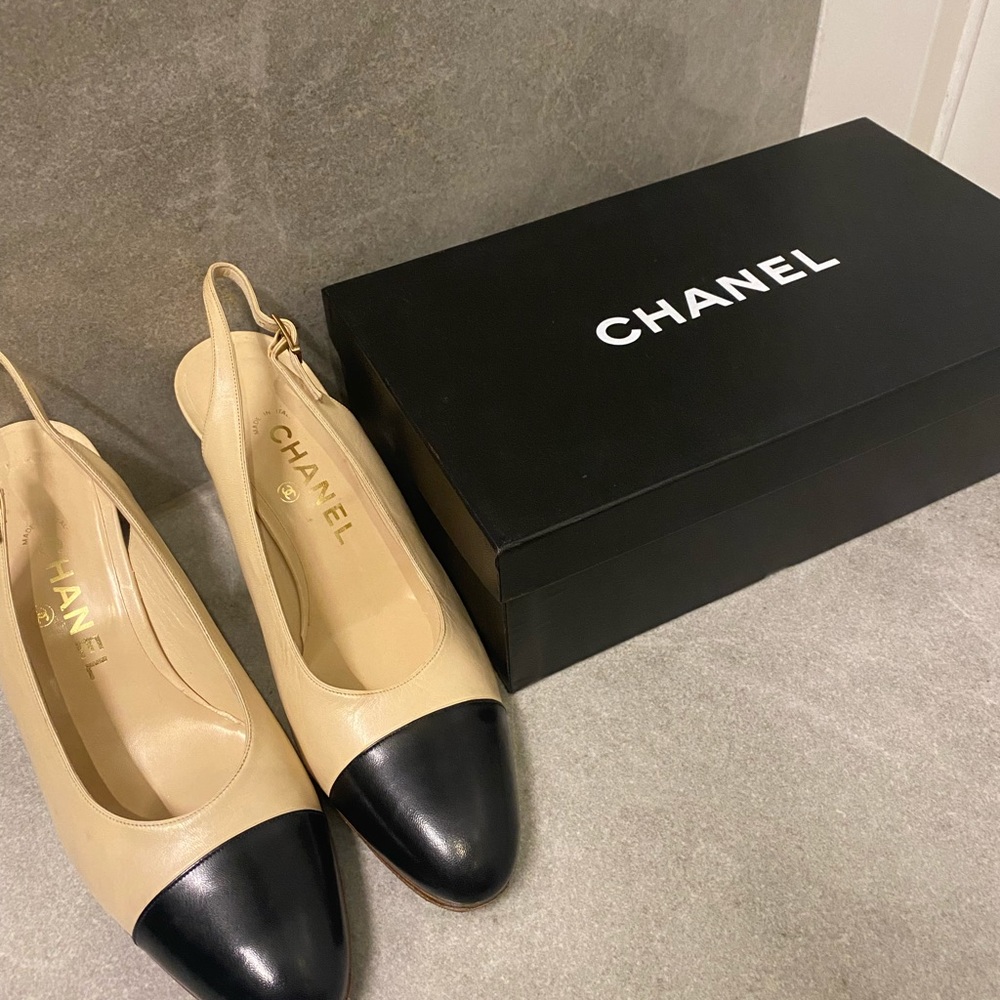 Authentic Vintage Chanel Slingback Pumps